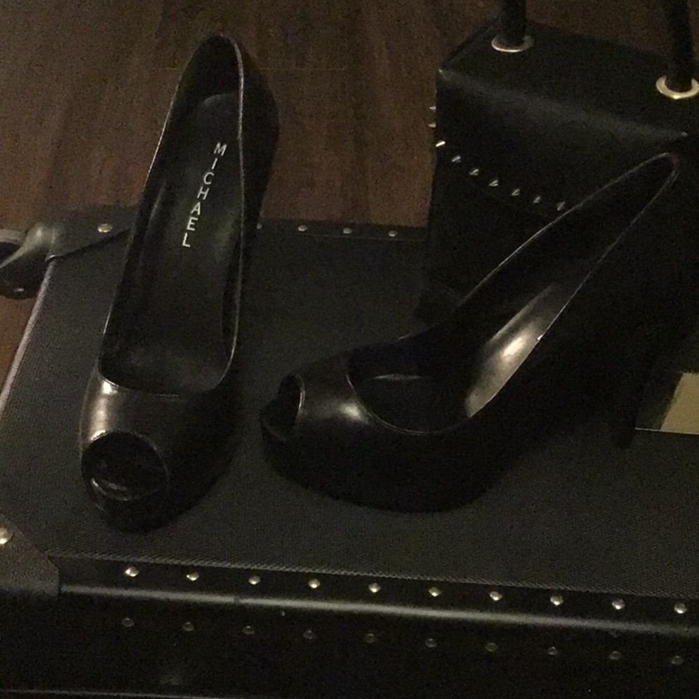 Women’s high heels pee toe size 8 1/2